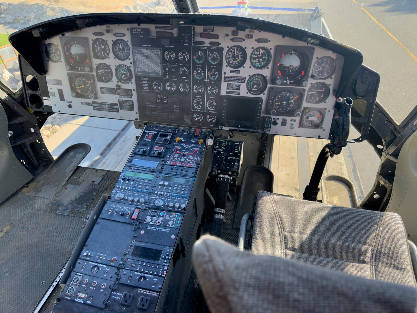 Bell 212 Helicopter Film Set Prop - FlightFlix™