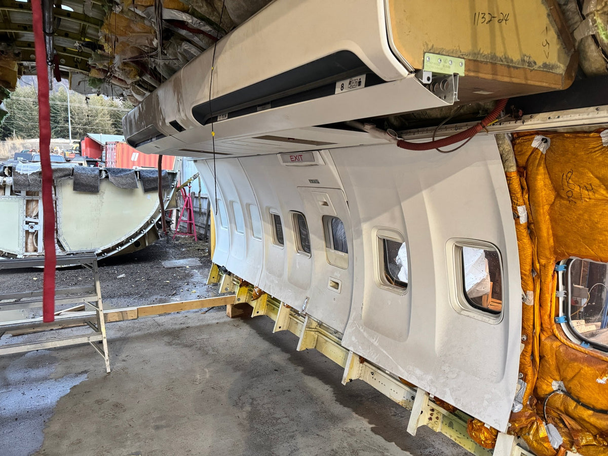 Boeing 737-500 Film Set Prop - FlightFlix™
