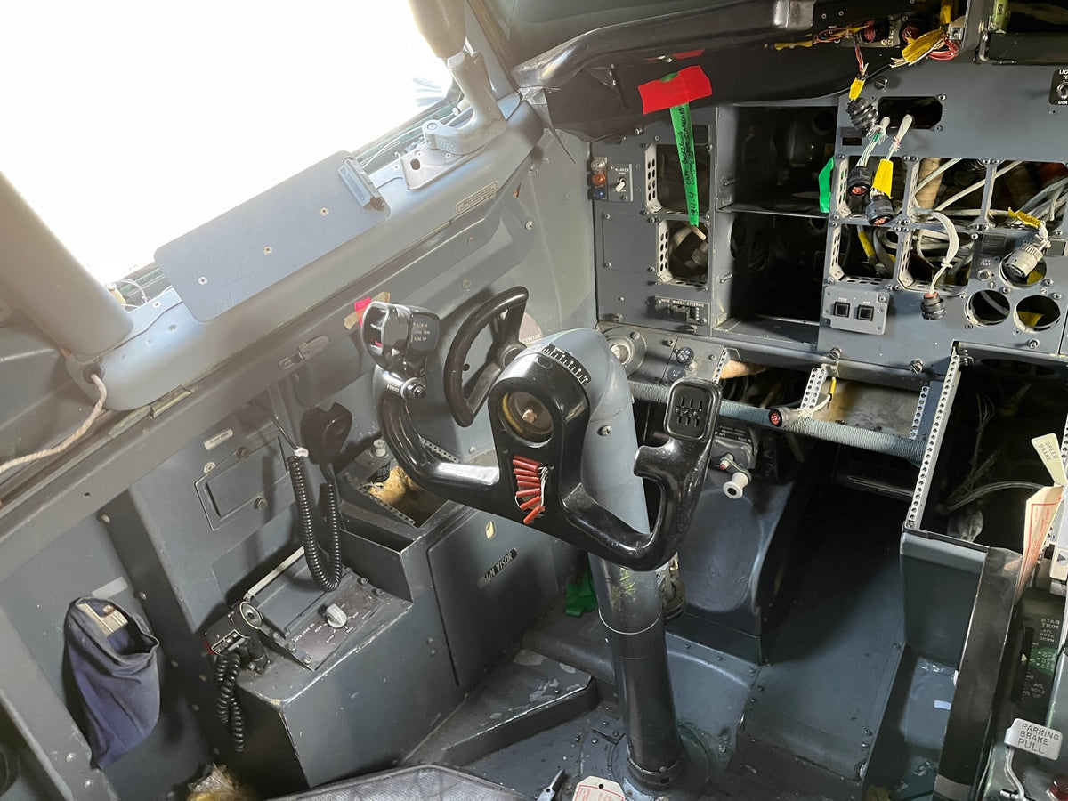 Boeing 737-500 Film Set Prop - FlightFlix™