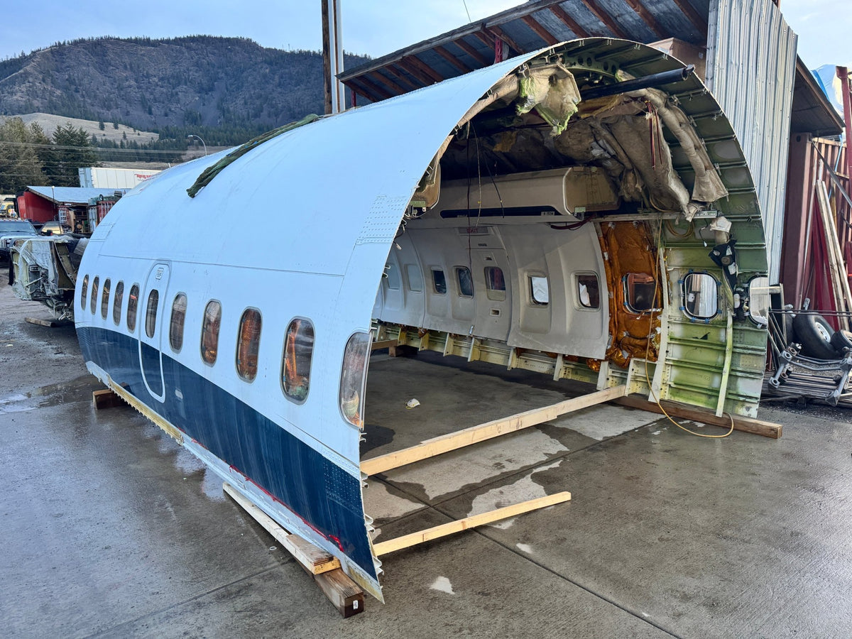 Boeing 737-500 Film Set Prop - FlightFlix™