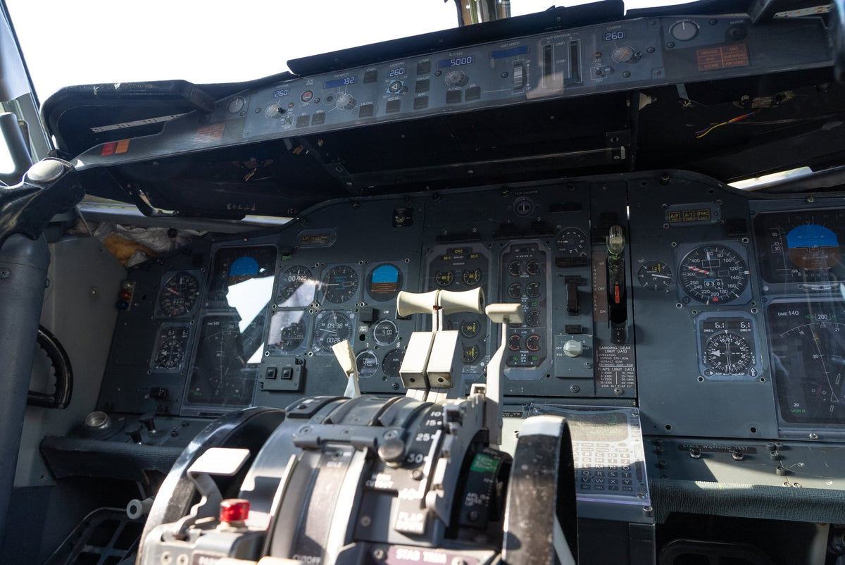 Boeing 737-500 Film Set Prop - FlightFlix™