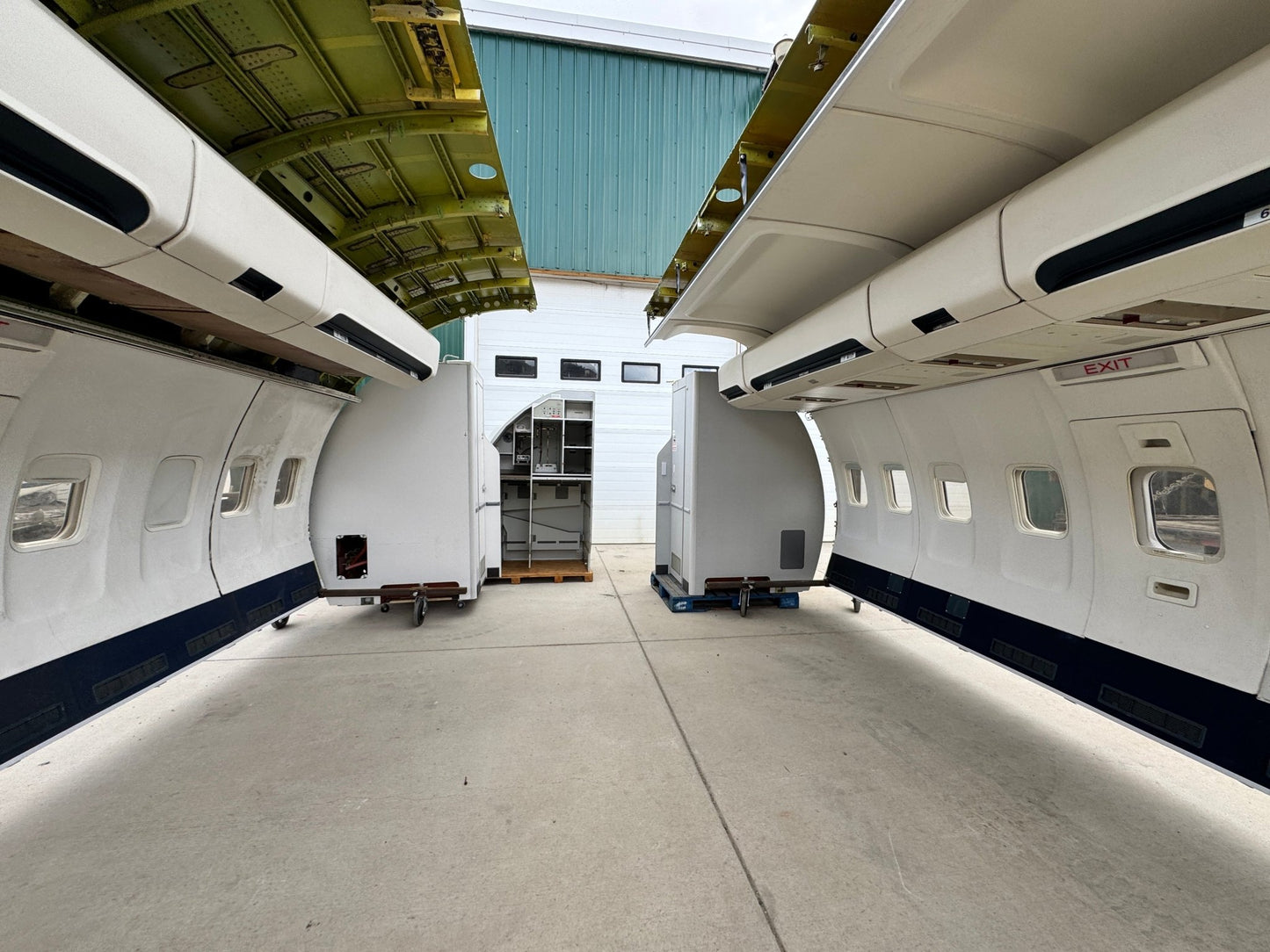 Boeing 737 Cabin Film Set Prop - FlightFlix™