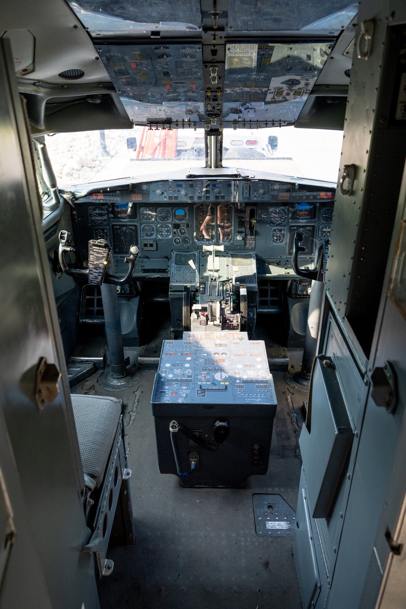 Boeing 737 Cockpit & Cabin Film Set Prop - FlightFlix™