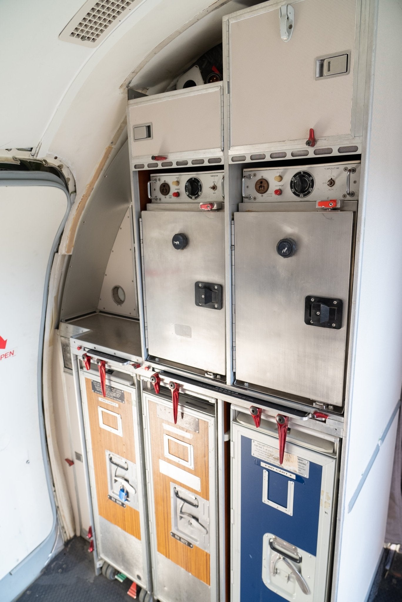 Boeing 737 Cockpit & Cabin Film Set Prop - FlightFlix™