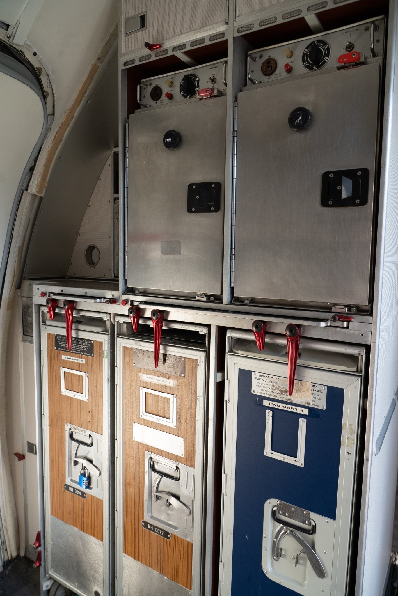 Boeing 737 Cockpit & Cabin Film Set Prop - FlightFlix™