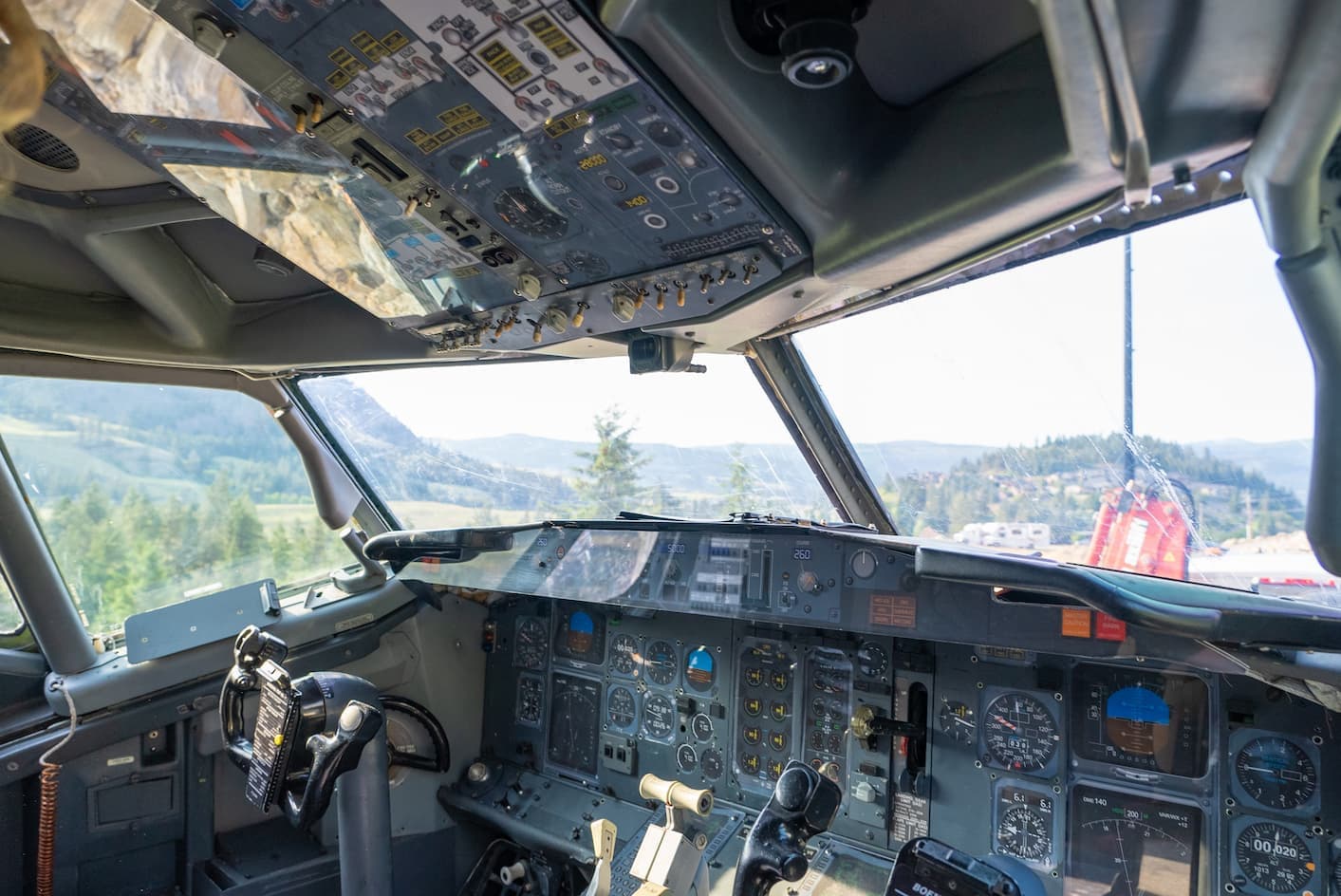 Boeing 737/747 Cockpit Standing Set and Aero Mockup - FlightFlix™