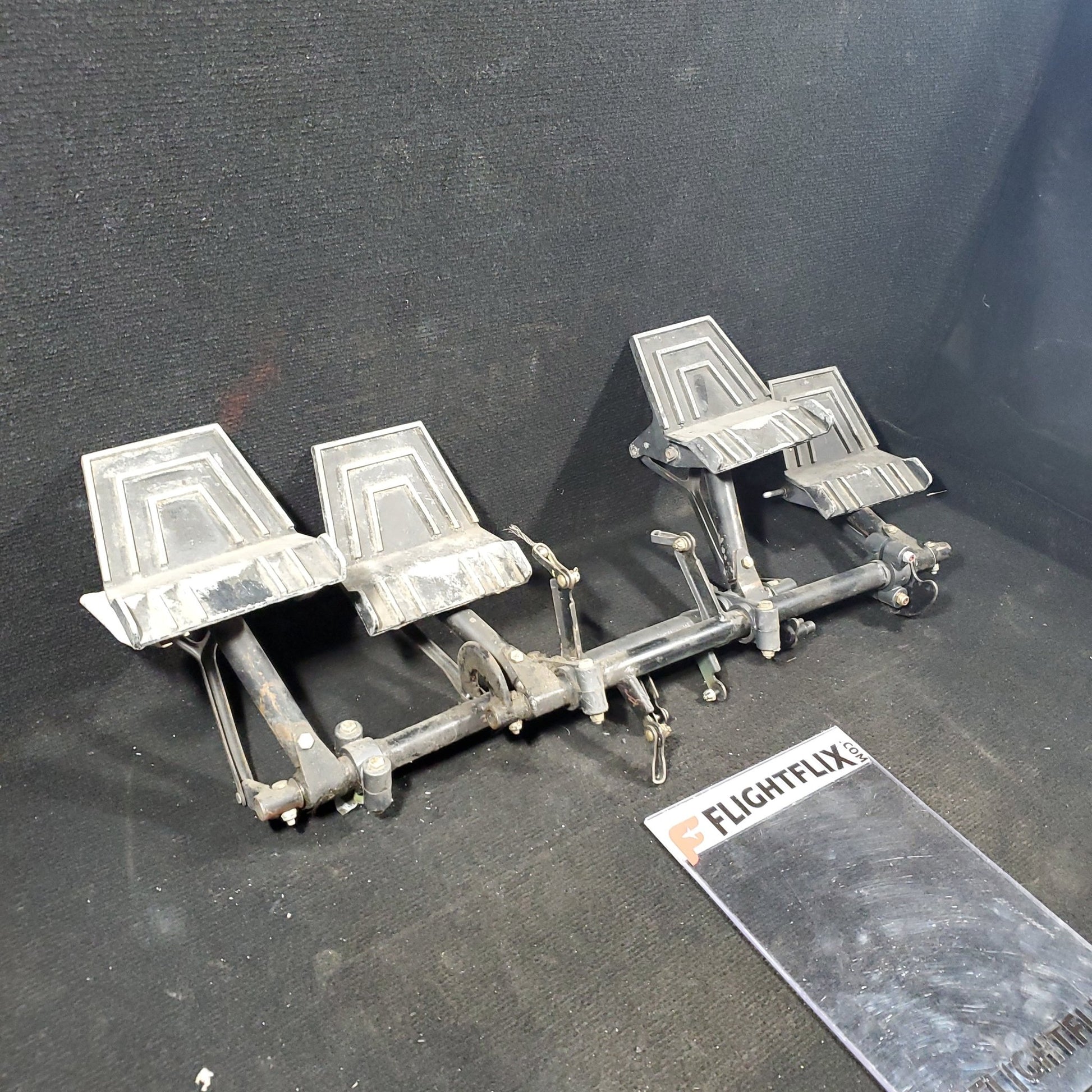 cessna 172 pedals Cessna Caravan, Rudder Pedal Assembly, w/Bars – FlightFlix™